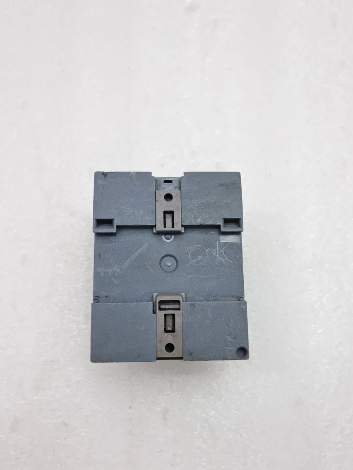 Siemens 6ED1052-1MD08-0BA0 Logo Plc BM12/24RCE 12/24Vdc Tested Working